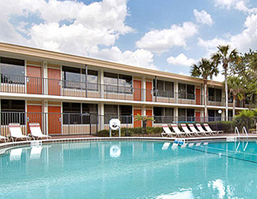 Ramada Gateway Plaza_03_Pool